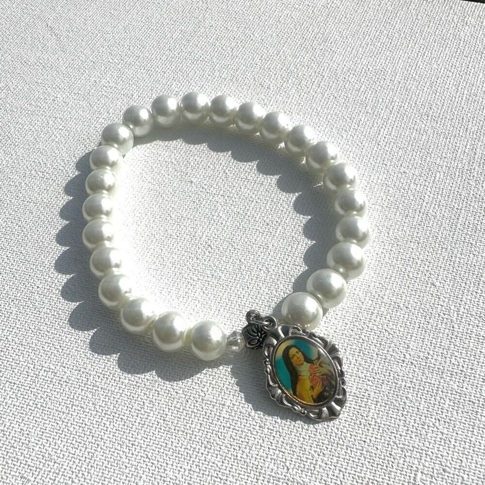 Faux pearl Saint Theresa charm bracelet